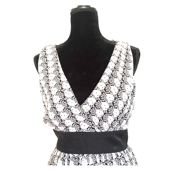 London Style Dress - Picture 3 of 6